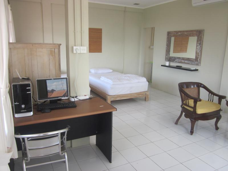 Urbanview Hotel Wayan Mansion دنباسار المظهر الخارجي الصورة