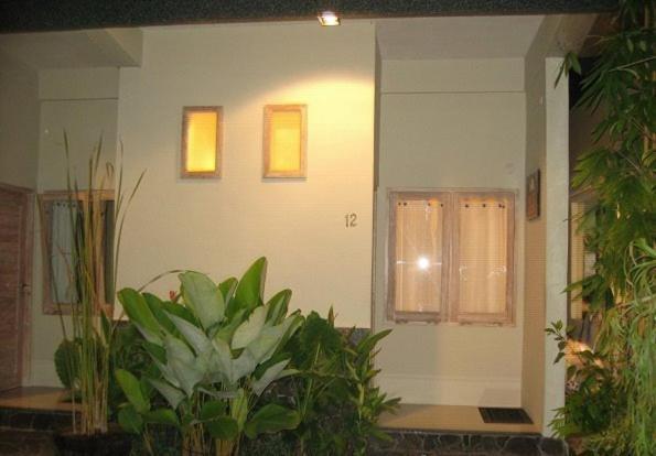 Urbanview Hotel Wayan Mansion دنباسار المظهر الخارجي الصورة