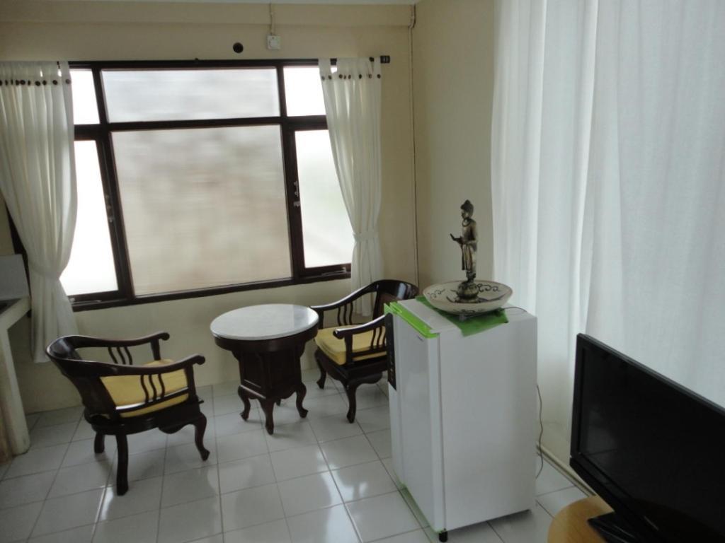 Urbanview Hotel Wayan Mansion دنباسار الغرفة الصورة